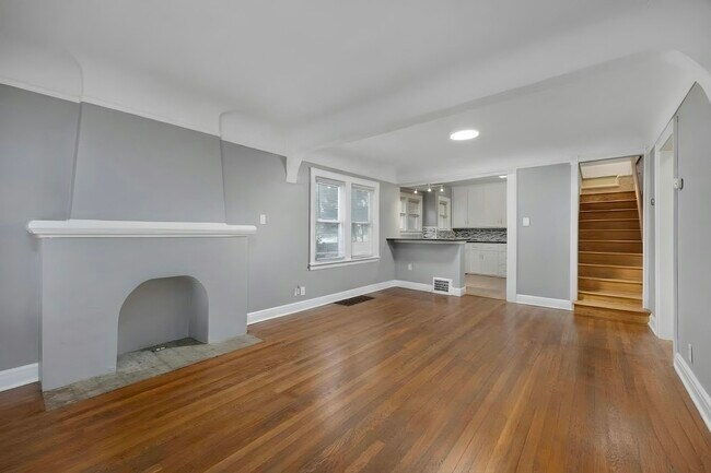 Foto del edificio - 1600 Mclean Ave