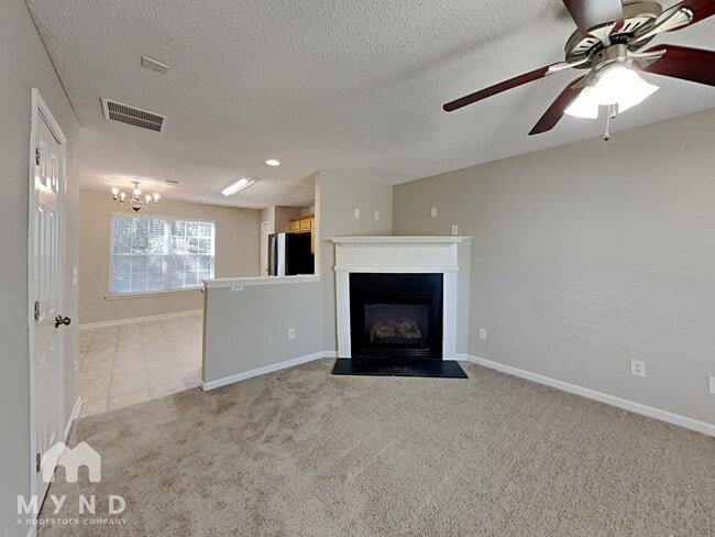 Building Photo - 227 London Dr