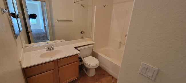 Foto del edificio - 1170 E Coppola St