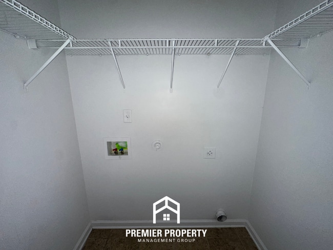 Building Photo - 2274 Southern Woods Dr