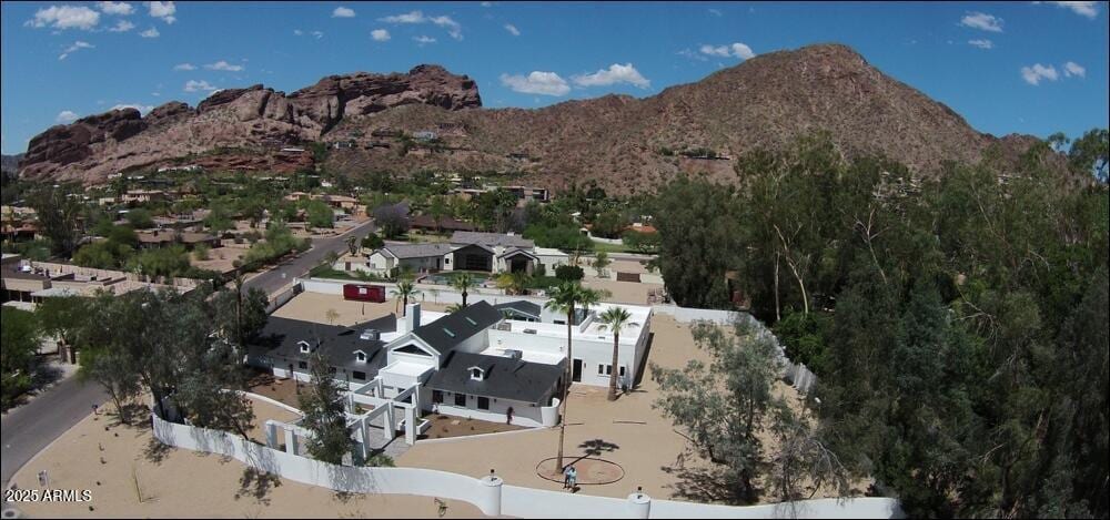 Primary Photo - 4805 N Dromedary Rd