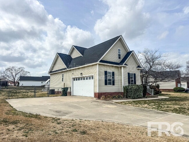 Foto del edificio - 115 Remount Rd