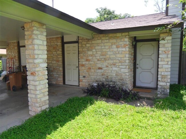 Building Photo - 811 Sirocco Dr