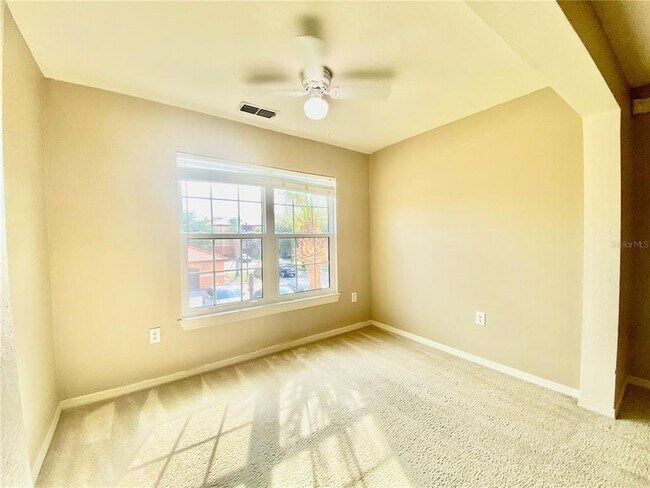 Foto del edificio - 5451 Vineland Rd