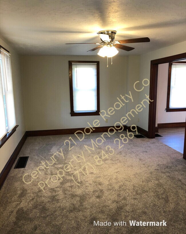 Foto del edificio - Newly Renovated 3 BR, Beautiful Farm House...