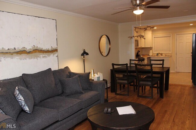 Foto del edificio - 1260 Woodland Ave NE