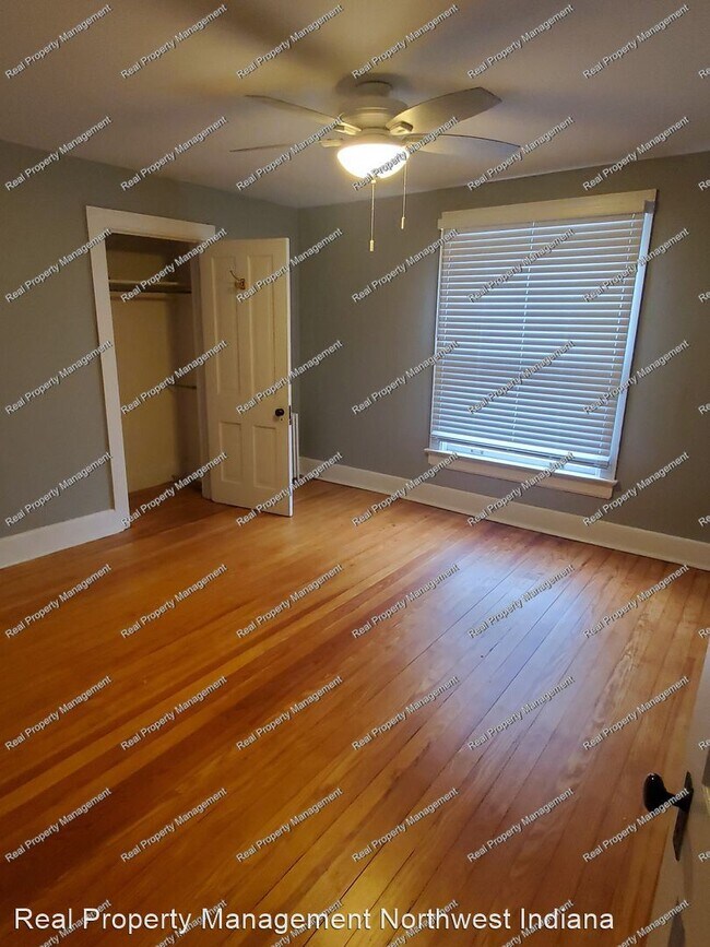 Building Photo - 5 br, 1.5 bath House - 158 N. Ridge St.