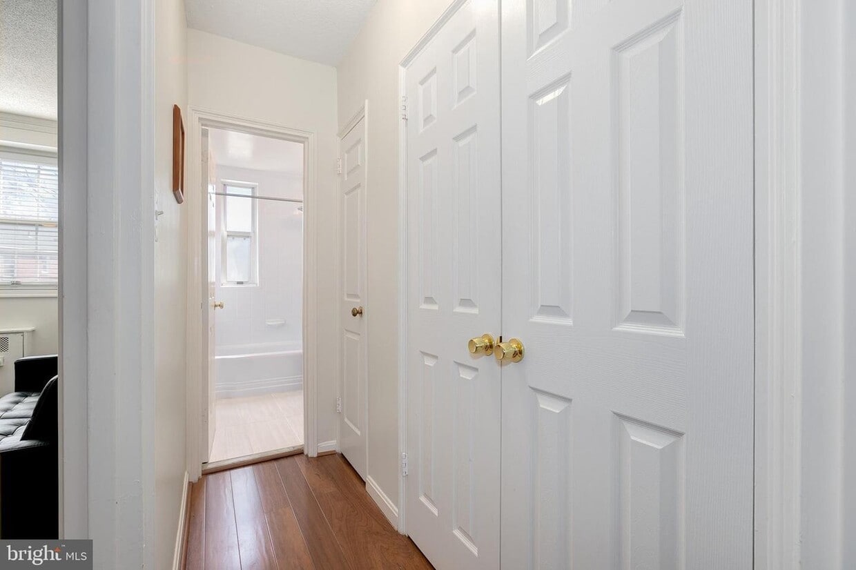 Foto principal - 4305 2nd Rd N