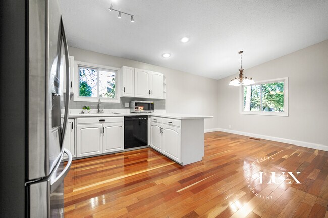 Foto del edificio - 3160 Walnut Grove Ln N