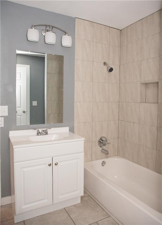 Foto del edificio - WALK TO MCMURRY! 3 bed 2 bath