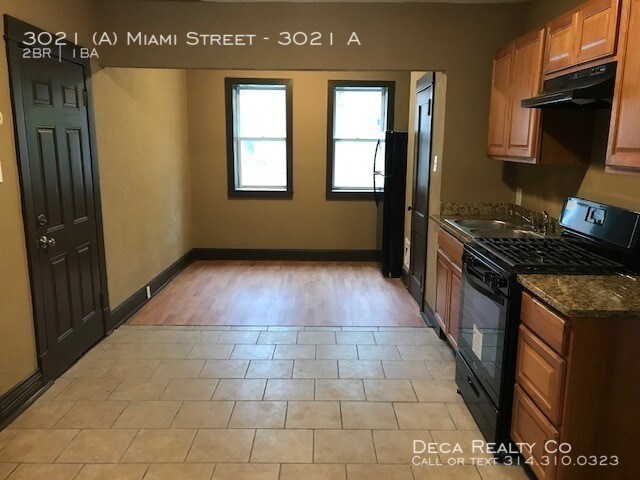 Building Photo - 2 Bedroom Apartment FULLY REHABBED