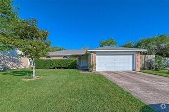 Building Photo - 442 Redway Ln