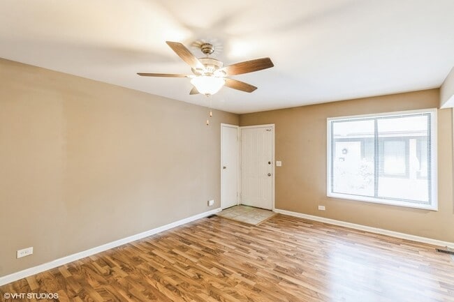 Building Photo - 1423 Sacramento Dr