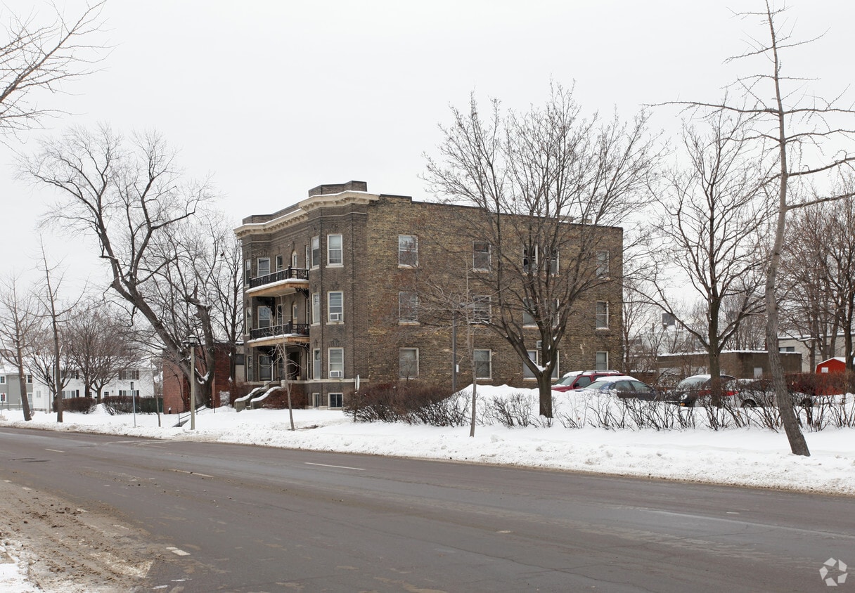 Building Photo - Maple Oak Apartments