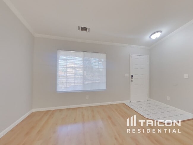 Building Photo - 9027 Warm Springs Cir