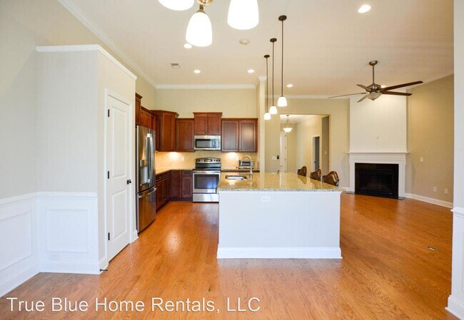 Building Photo - 4 br, 3 bath House - 260 Swallowtail Court