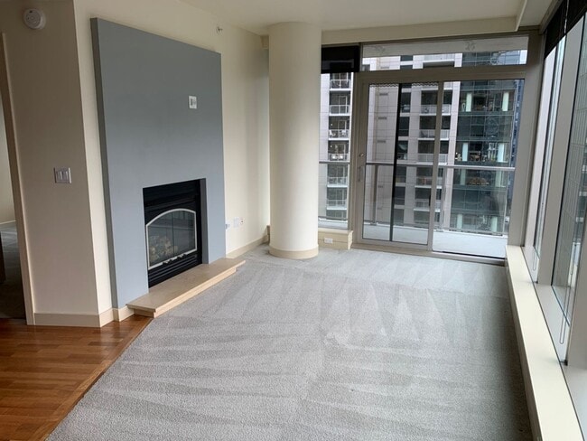 Building Photo - Bellevue Washington Square. One bed, One full bath. 1 Reserved parking. 17th floor. Concierge