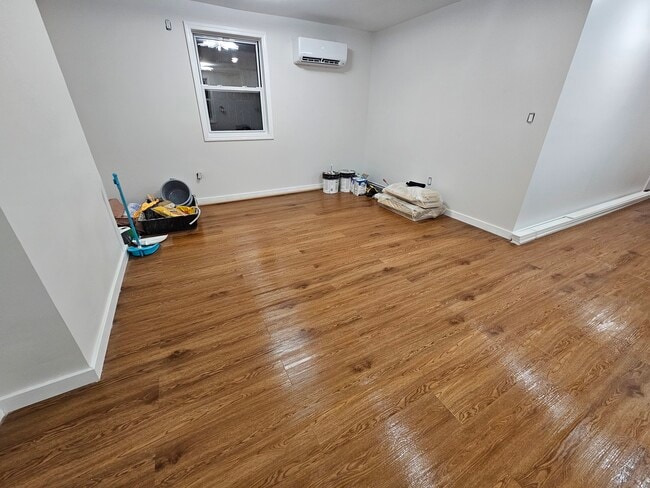 Building Photo - 1273 Arnow Ave