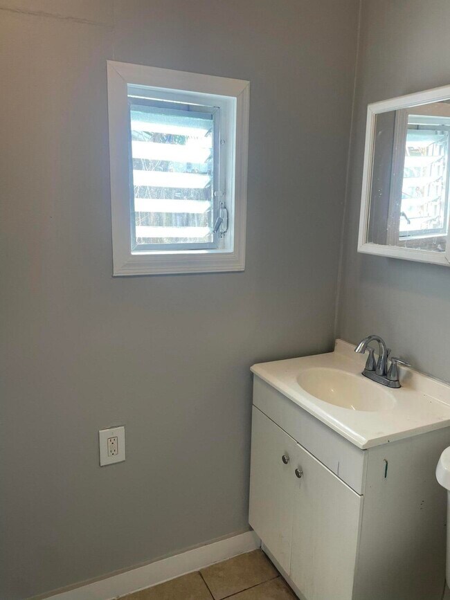 Foto del edificio - 829 N J St