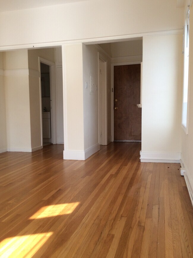 Building Photo - 3600 20th St