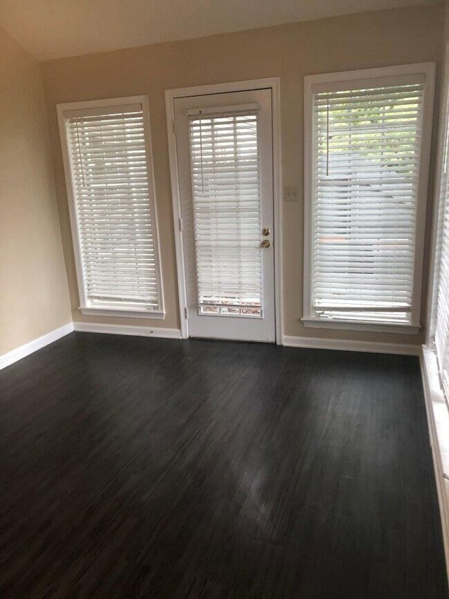 Foto del edificio - 820 E Willow Point Pl