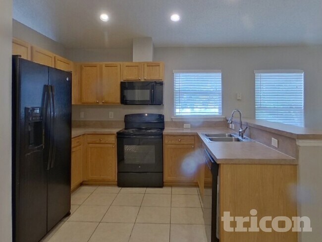 Foto del edificio - 1104 Cherry Point Way