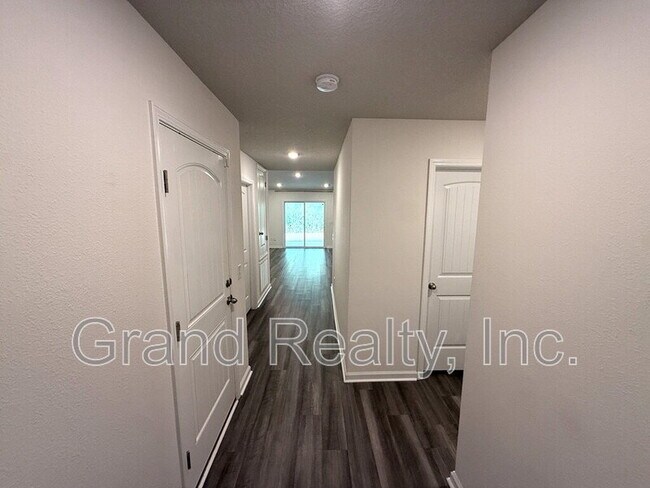 Foto del edificio - 4616 Integrity Ct