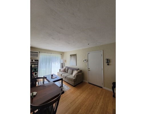 Primary Photo - 182 Swanson Rd