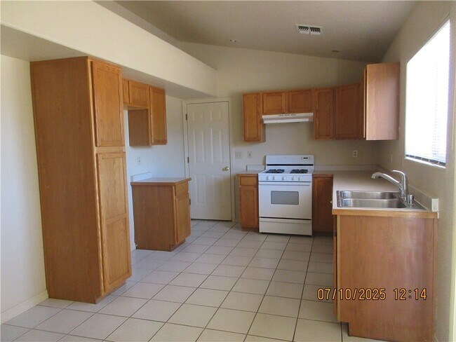 Foto del edificio - 3284 N Jewel St