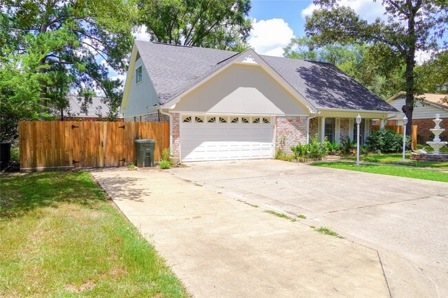 Building Photo - 221 Normal Park Dr