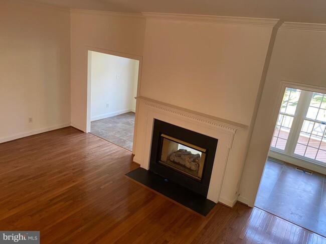 Building Photo - 9408 Regency Crest Dr