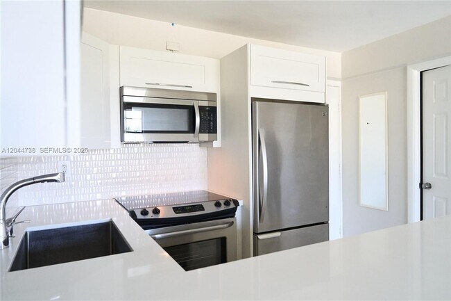 Foto del edificio - 3000 N Ocean Blvd
