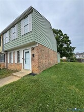 Building Photo - 419 Roxana Rd