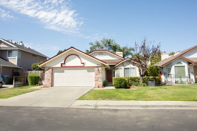 Building Photo - 767 Raven Dr