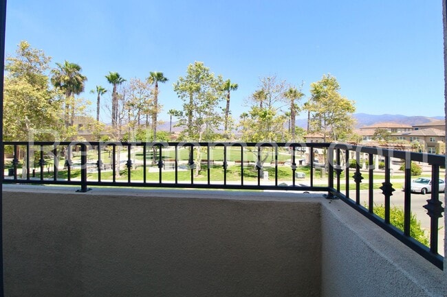 Foto del edificio - 1716 Discovery Falls Dr