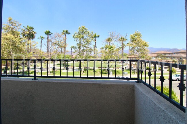 Building Photo - Eastlake, 1716 Discovery Falls Dr #127, De...
