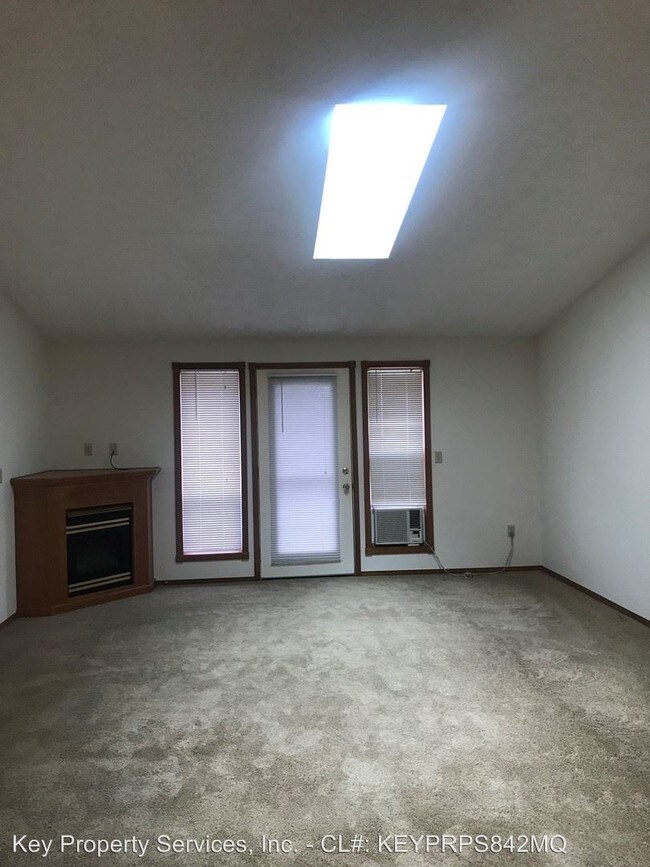 Building Photo - 3 br, 2 bath House - 112B NE Coast Pine Ave
