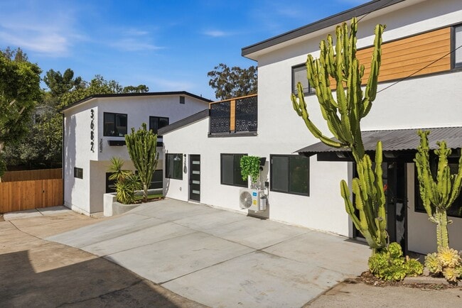 Building Photo - 3684 Curlew St