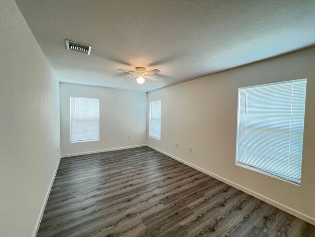 Building Photo - Beautiful and Lovely 3BD/2BA Home in Ocala!!l