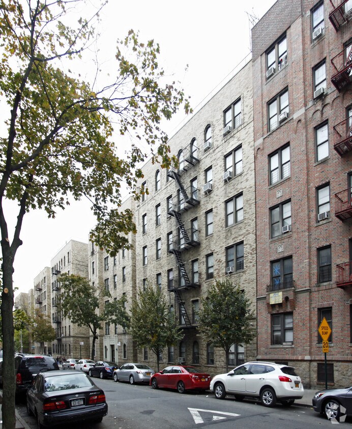 Building Photo - 2181 Barnes Ave