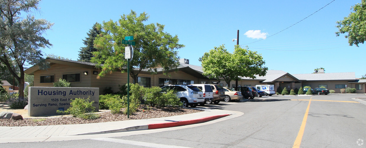 Primary Photo - Mineral Manor Apartments