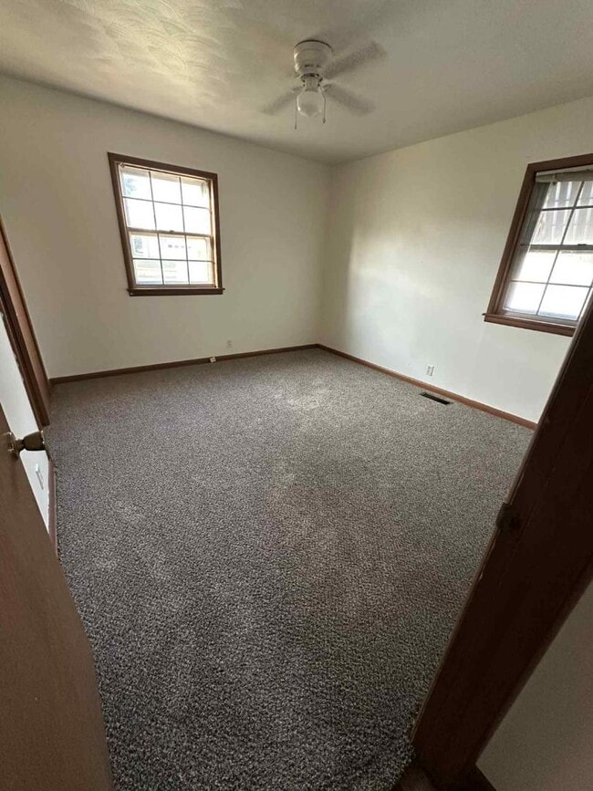 Foto del edificio - 16 Highland Dr