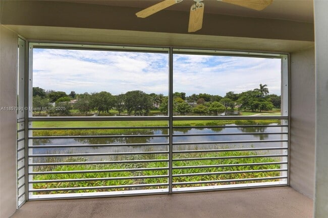 Foto del edificio - 2471 SW 82nd Ave