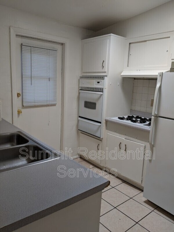 Building Photo - 1229 E Drachman St