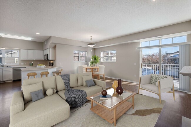 Foto del edificio - Lake Hazeltine Woods