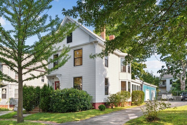 Building Photo - 40 Fessenden Street