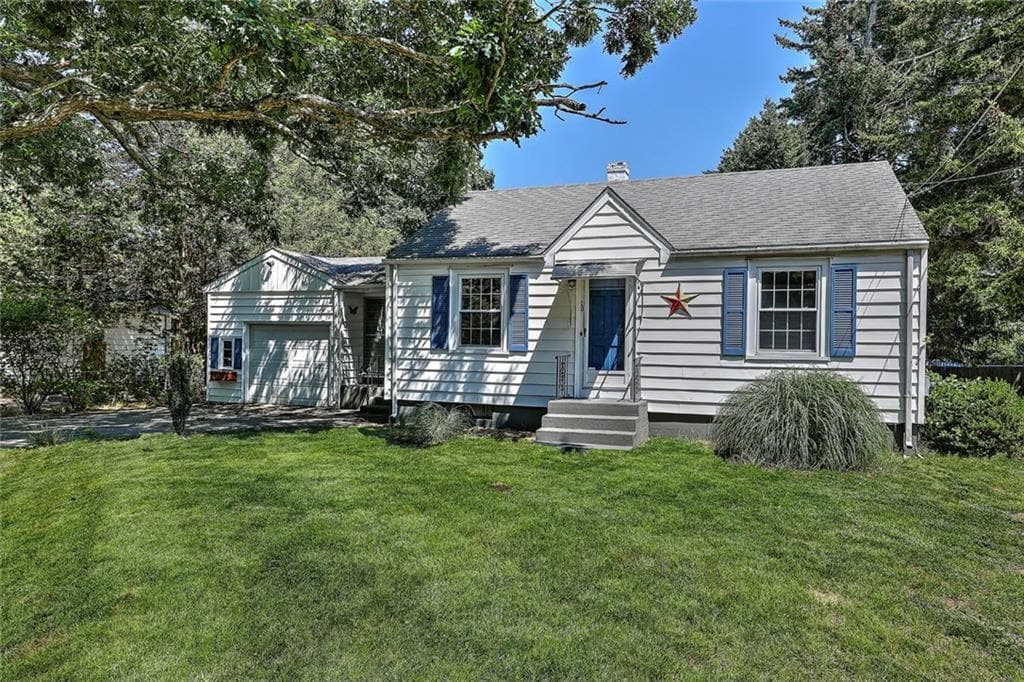 16 Middle Hwy, Barrington, RI 02806 House Rental in Barrington, RI