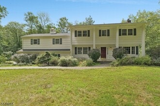 Building Photo - 247 Spencer Rd
