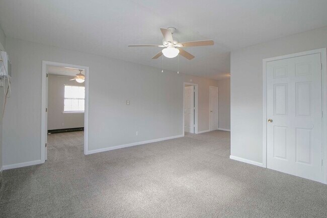 Foto del edificio - 24-424 Thompsonville Ln
