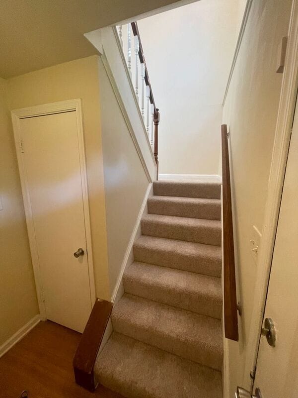 Building Photo - 309 Leatherhead Ct